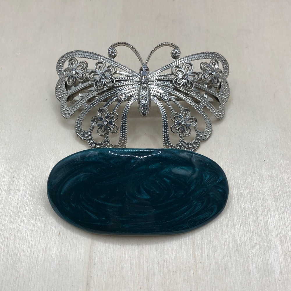 Vintage 2 barrette hair clips enamel and butterfly.